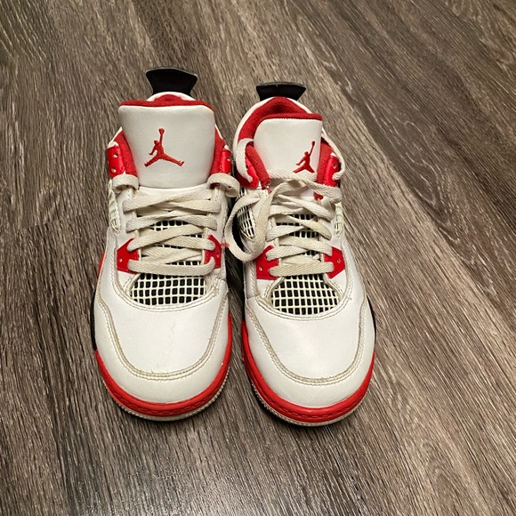 Air Jordan 4 Retro OG 'Fire Red' 2020 GS Size 12c - Picture 2 of 4